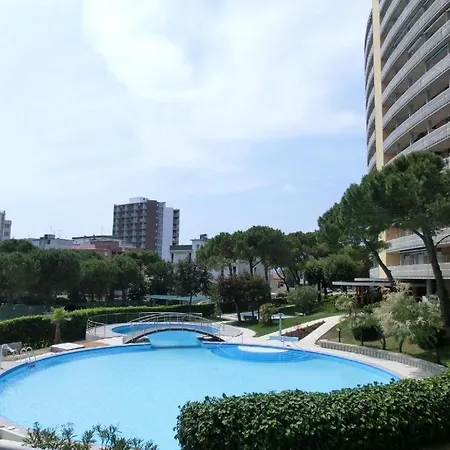 La Torre Pool&parking 公寓